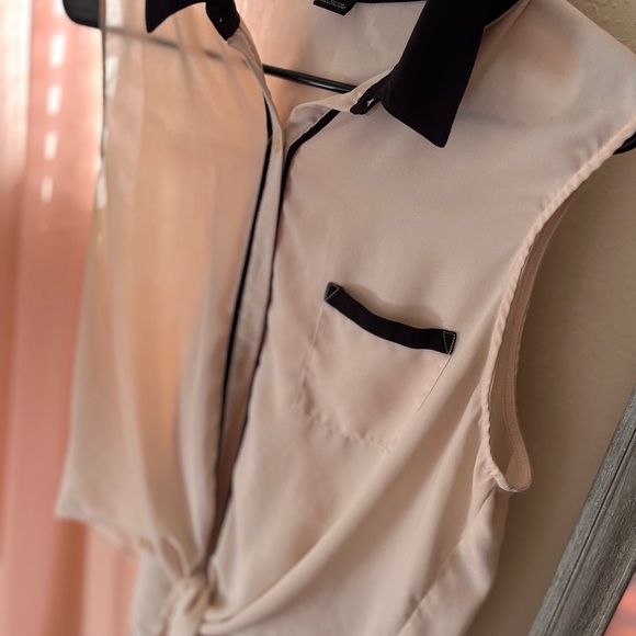 Top - Picture 2 of 3